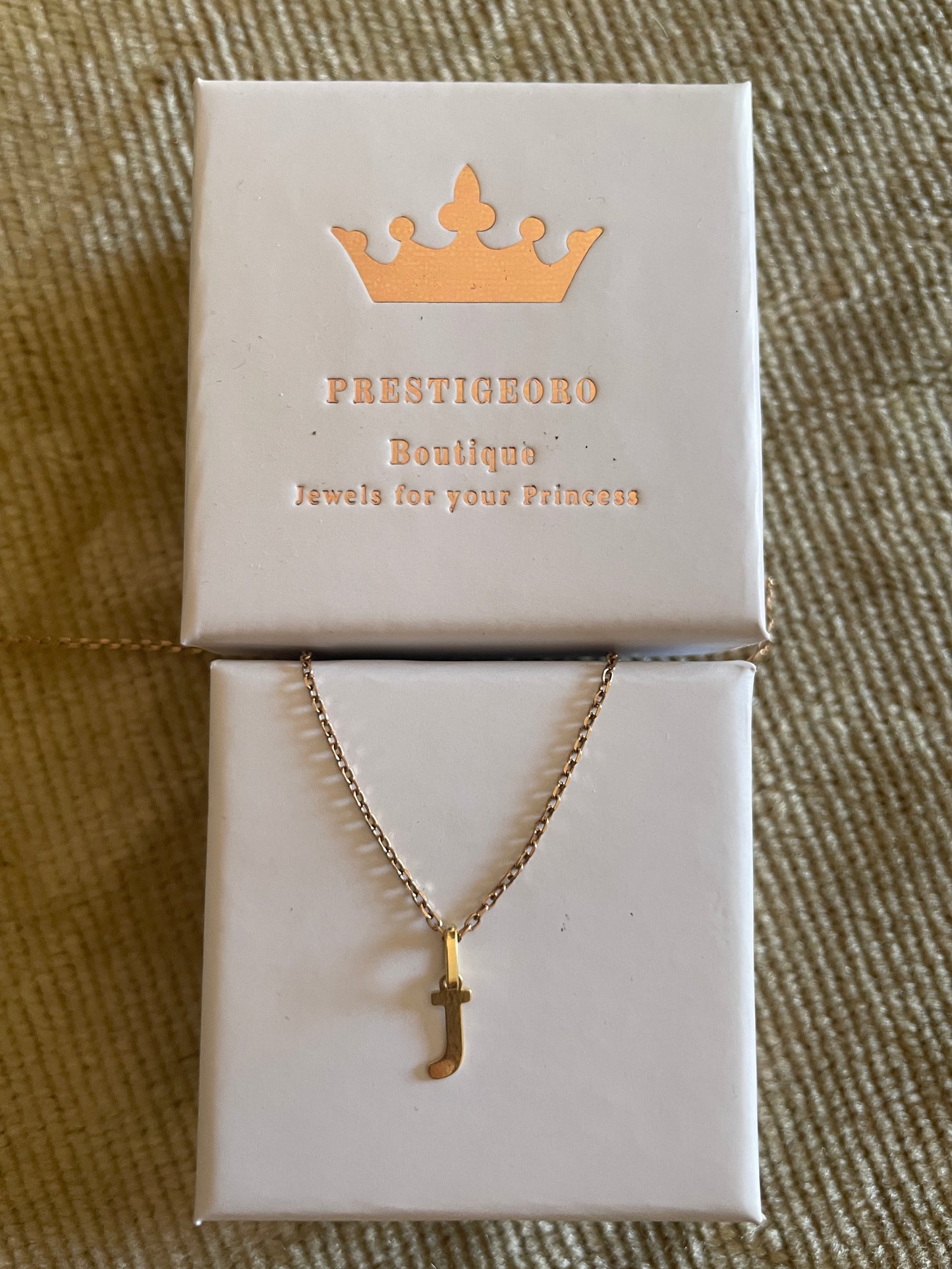 Colgante Inicial oro pequeña lisa (Oro 18k)