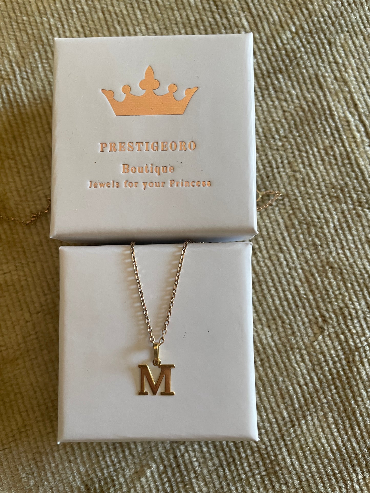 Colgante Inicial oro pequeña lisa (Oro 18k)