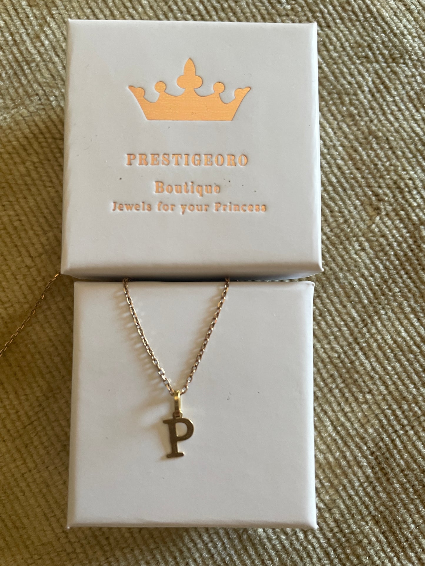 Colgante Inicial oro pequeña lisa (Oro 18k)