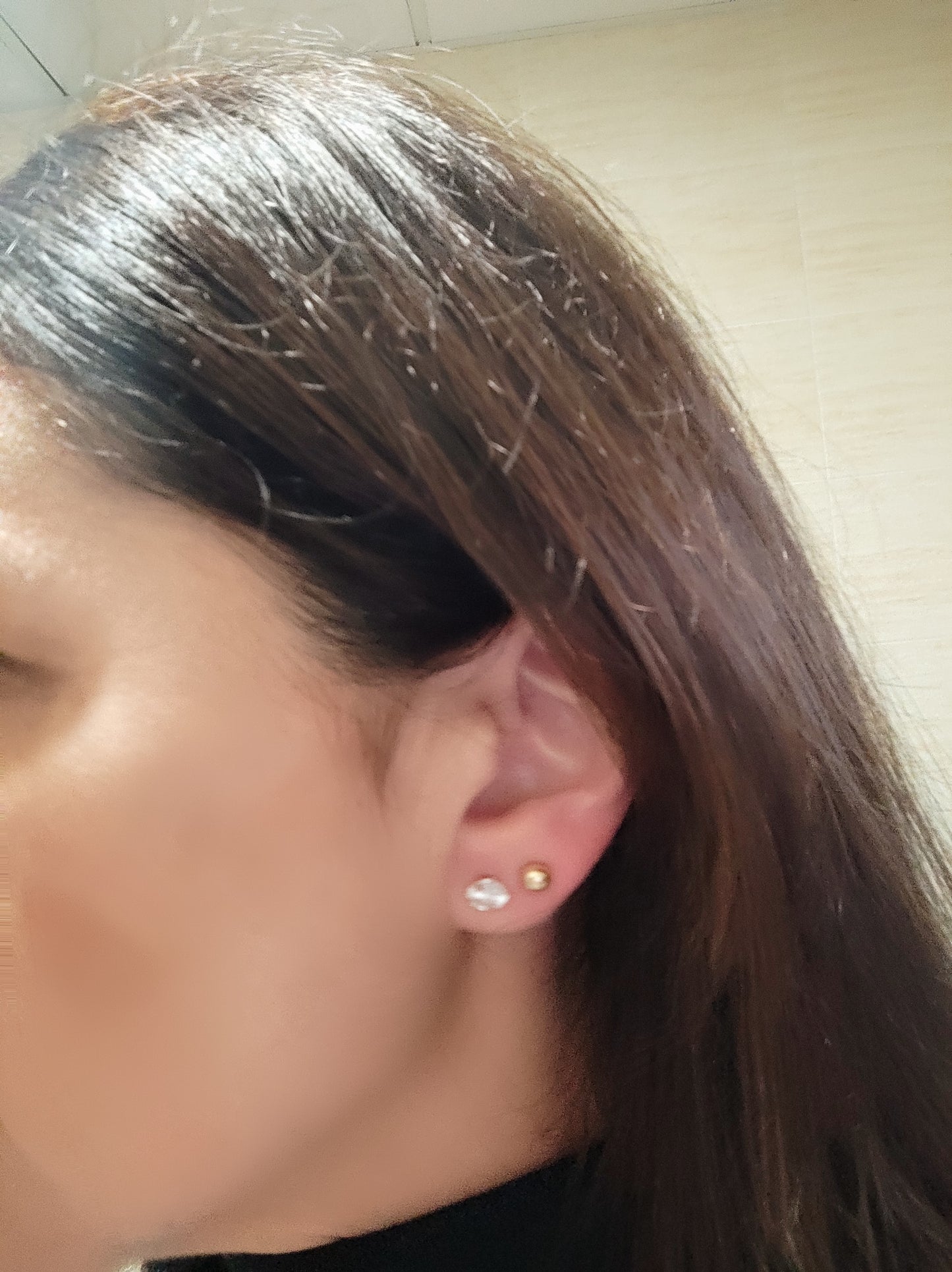 Par de Pendientes Garra Red. 6 mm/4 p (Oro Blanco 9 K)