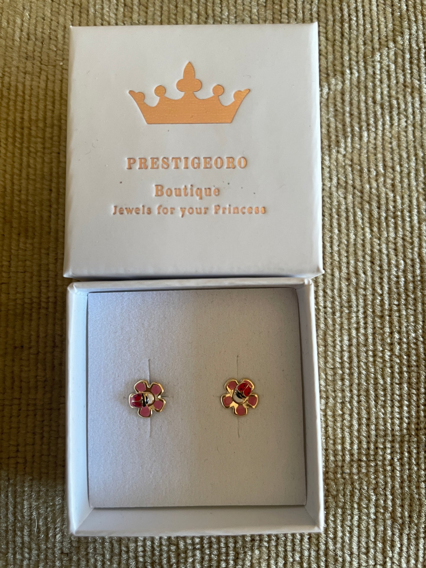 Pendientes oro niña Flor con mariquita (Oro 9K)