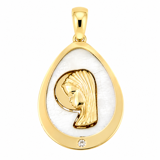 Medalla Virgen Niña en Nácar Oro 18K Gota – Comunión