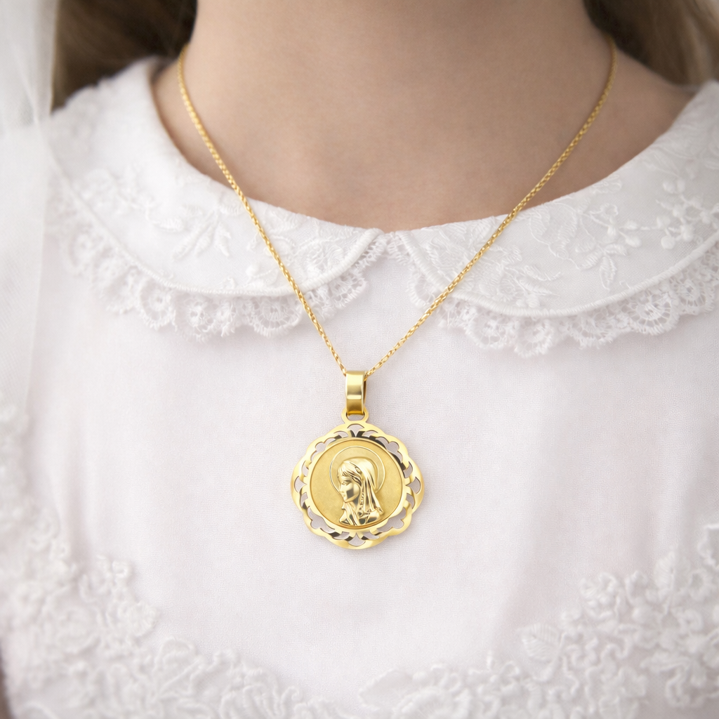 Medalla Virgen Niña Calada en Oro de Ley 750 (18K)