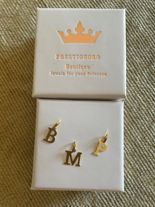 Colgante Inicial oro pequeña lisa (Oro 18k)